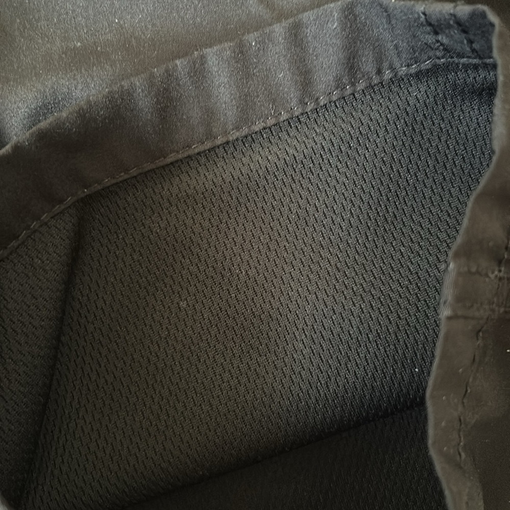 Boys Gap black shorts - Picture 4 of 4